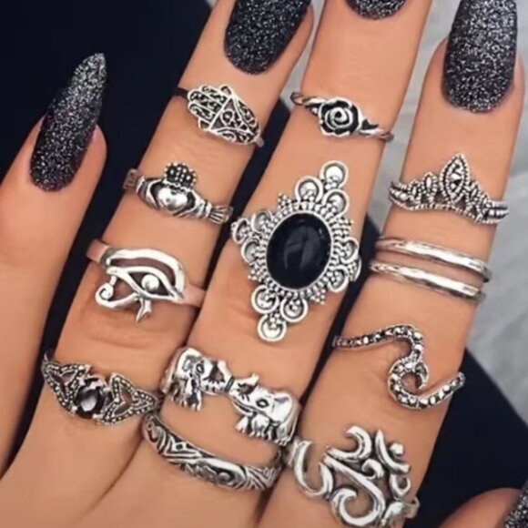 Large Lot of 77 Boutique Ring Sets (8 Sets) - Picture 6 of 9